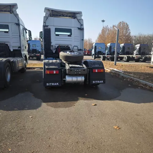 New Diesel SITRAK Logistics Tractor Truck 4X2 SINOTRUK Manual Transmission South America Central Asia 13L Engine 31-40T Load