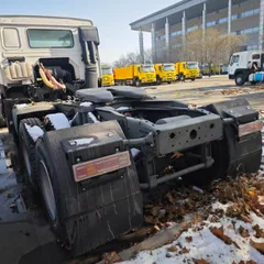 Sinotruck Howo 6x4 10-Wheel Heavy Truck 371hp Tractor Left-Hand Drive Euro 2 Diesel Rear Camera Second-Hand Used Truck for Sale
