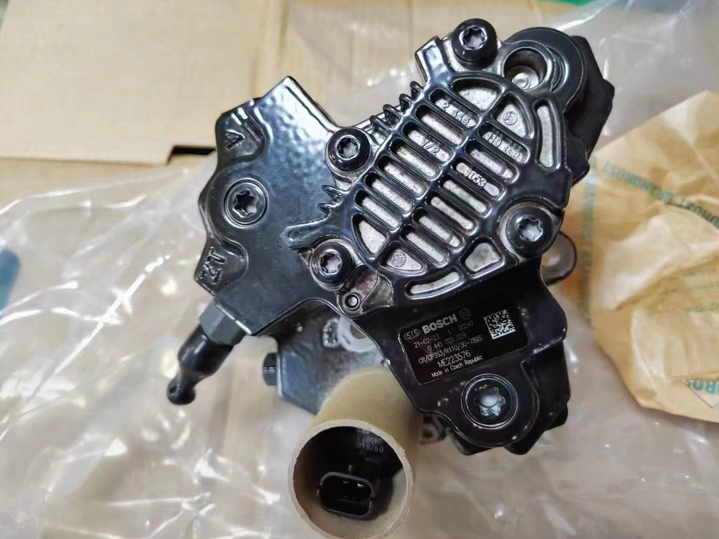 Bosch Fuel Injection Pump 0445020029 ME223576 for Mitsubishi 4M50-T5 Engine
