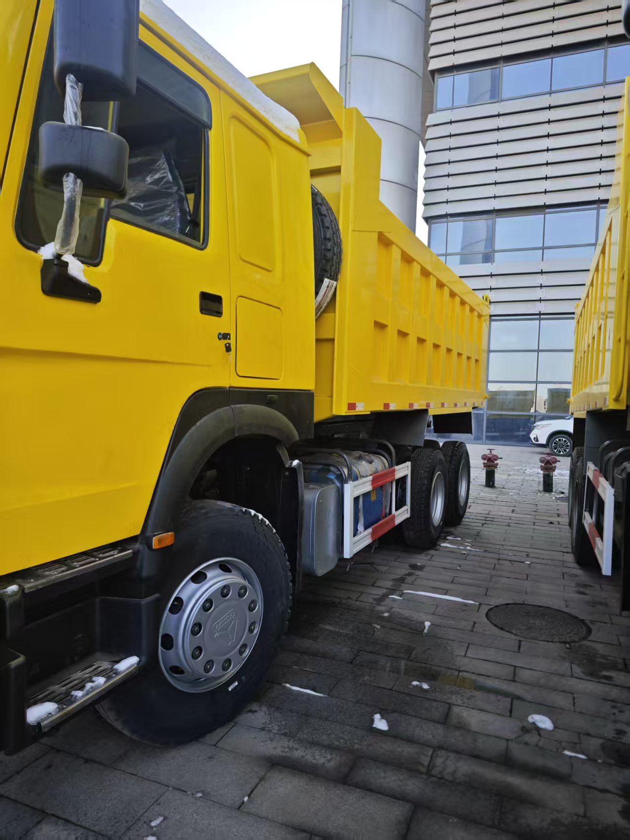 Sinotruck Used HOWO 6x4 Diesel Dump Truck Euro 3 Left Steering Heavy Truck for Sale