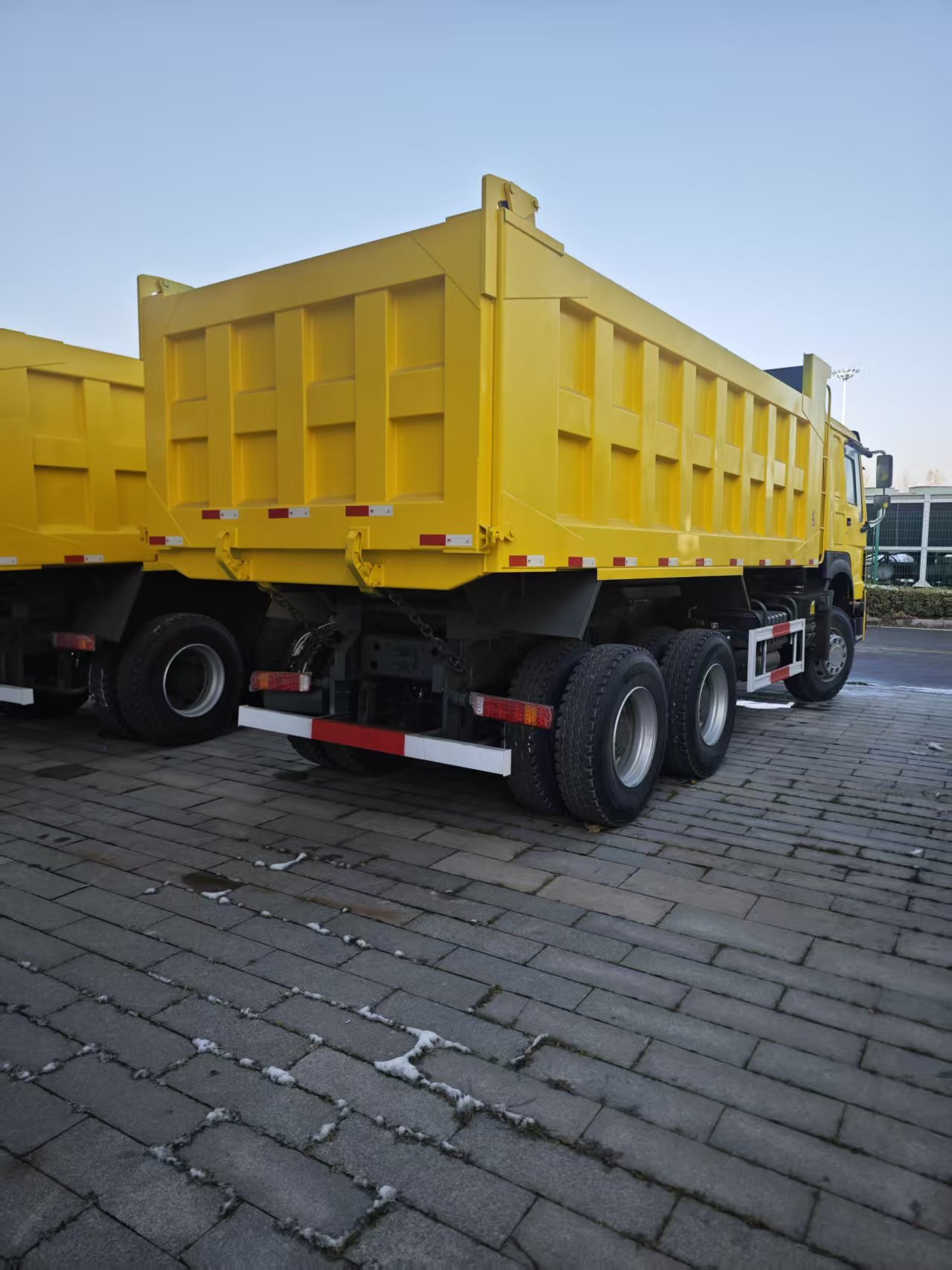 Sinotruck Used HOWO 6x4 Diesel Dump Truck Euro 3 Left Steering Heavy Truck for Sale