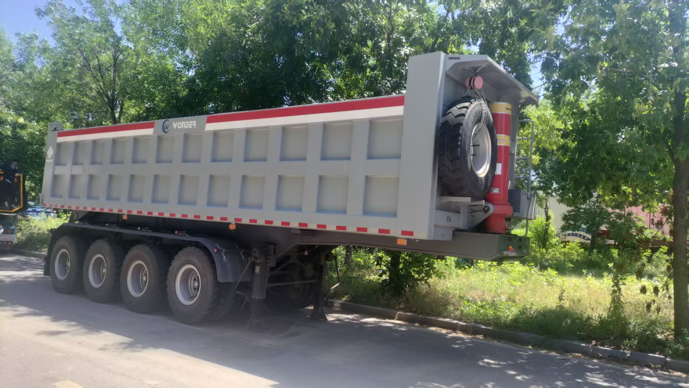 Semirremolque basculante trasero de cuatro ejes, semirremolque basculante de servicio pesado para estiércol y piedra de mina.