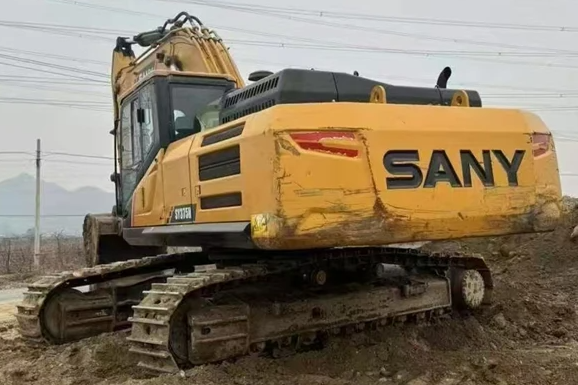 Excavadora SANY SY375H usada del 2022 con motor ISUZU, 67000~68000 USD. Entrega en el puerto fronterizo de Kashgar.