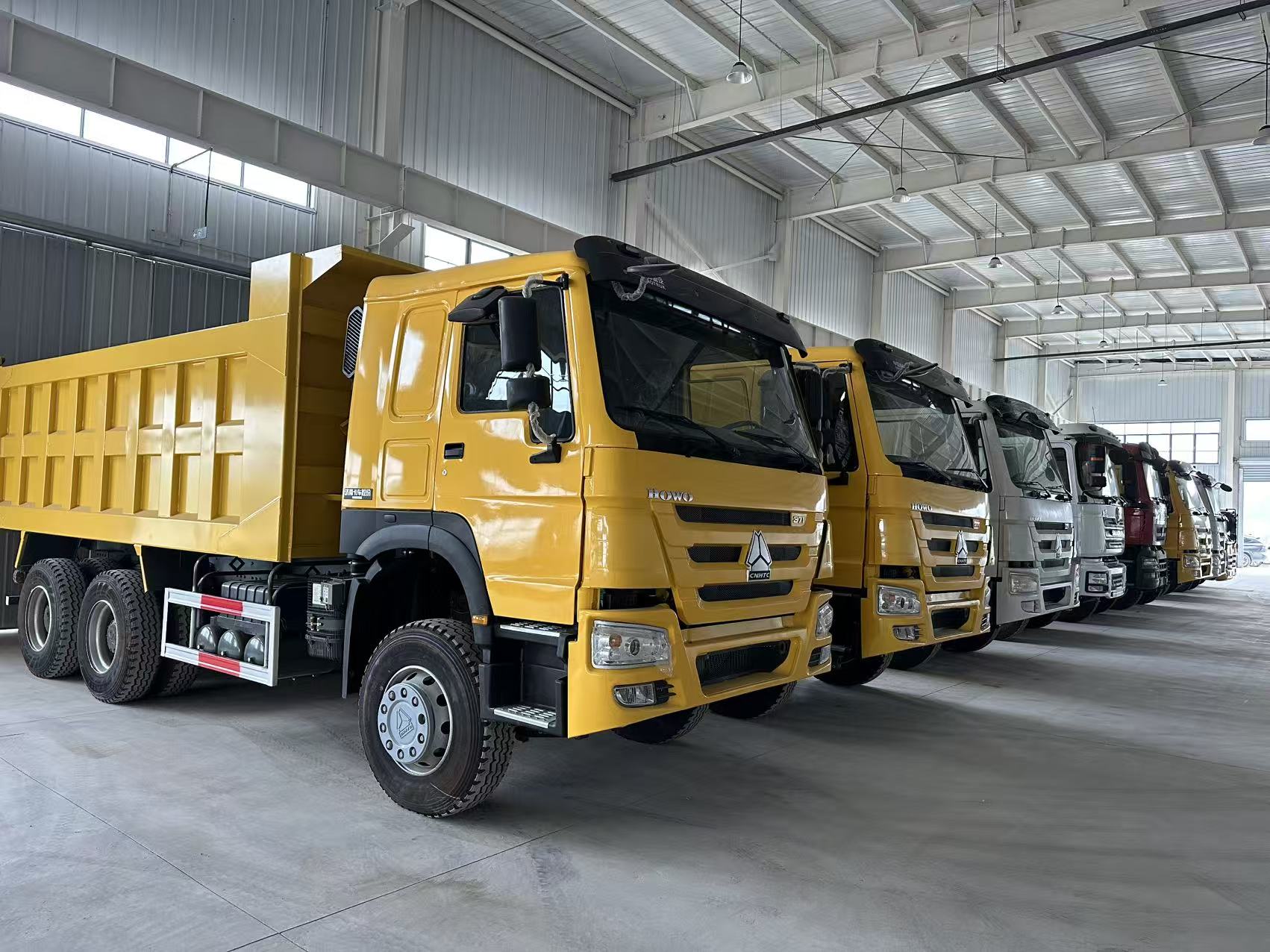 Howo 6X4 dump truck, 371 horsepower, Euro II emission standard, large pump engine