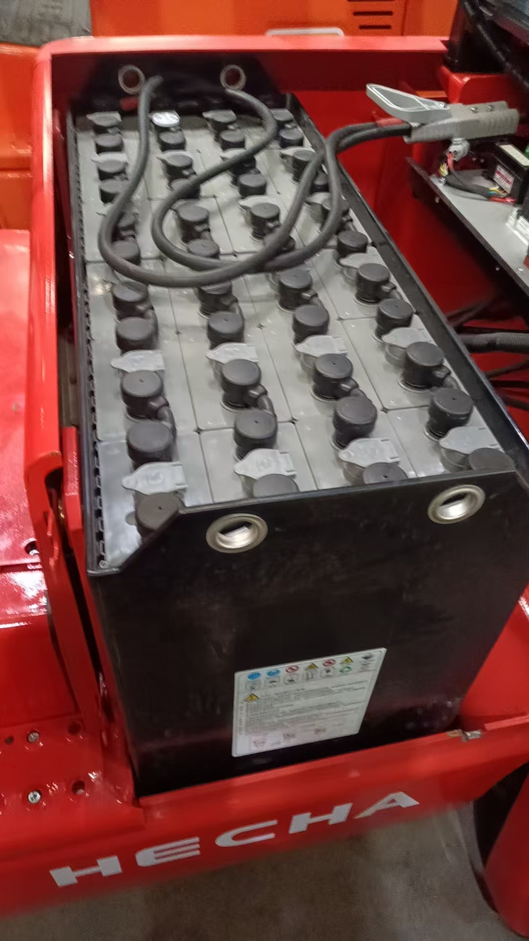HECA 2026 China Nueva batería de plomo-ácido de gran capacidad de 2V de celda única de 24V/36V/48V/51.2V/80V para tracción de transpaletas y montacargas