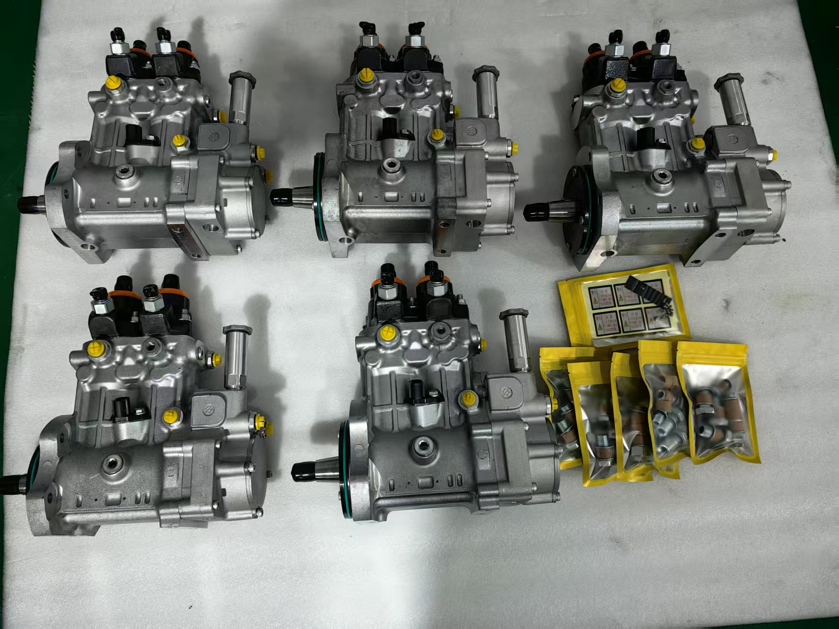Fuel Injection Pump Assembly 6245-71-1101 for Engine SAA6D170E-5, fits Komatsu PC1250-8 Excavator, WA600-6 Wheel Loader, HD465-7 Mining Dump Truck