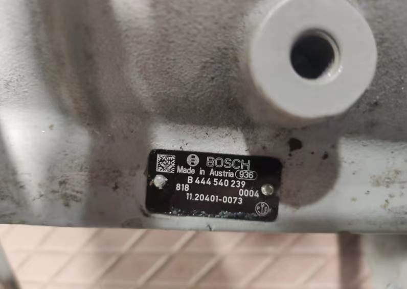 Common Rail Fuel Injection Pump B444540239 for Cummins Engine