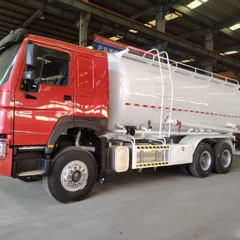 Camión cisterna HOWO 6×4 para polvo a granel, transportador de cemento a granel de 30 m³, camión cisterna neumático para el transporte de cenizas volantes y mortero seco.