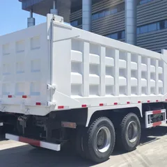 Camión volquete HOWO 6×4 de 380 CV para trabajo pesado, ideal para arena de minería y escombros de construcción.