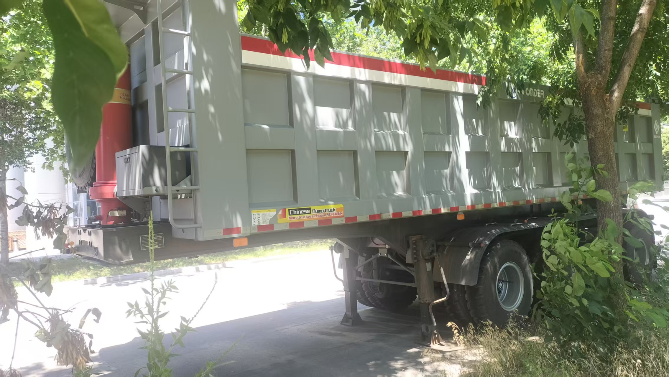 Semirremolque basculante trasero de cuatro ejes, semirremolque basculante de servicio pesado para estiércol y piedra de mina.