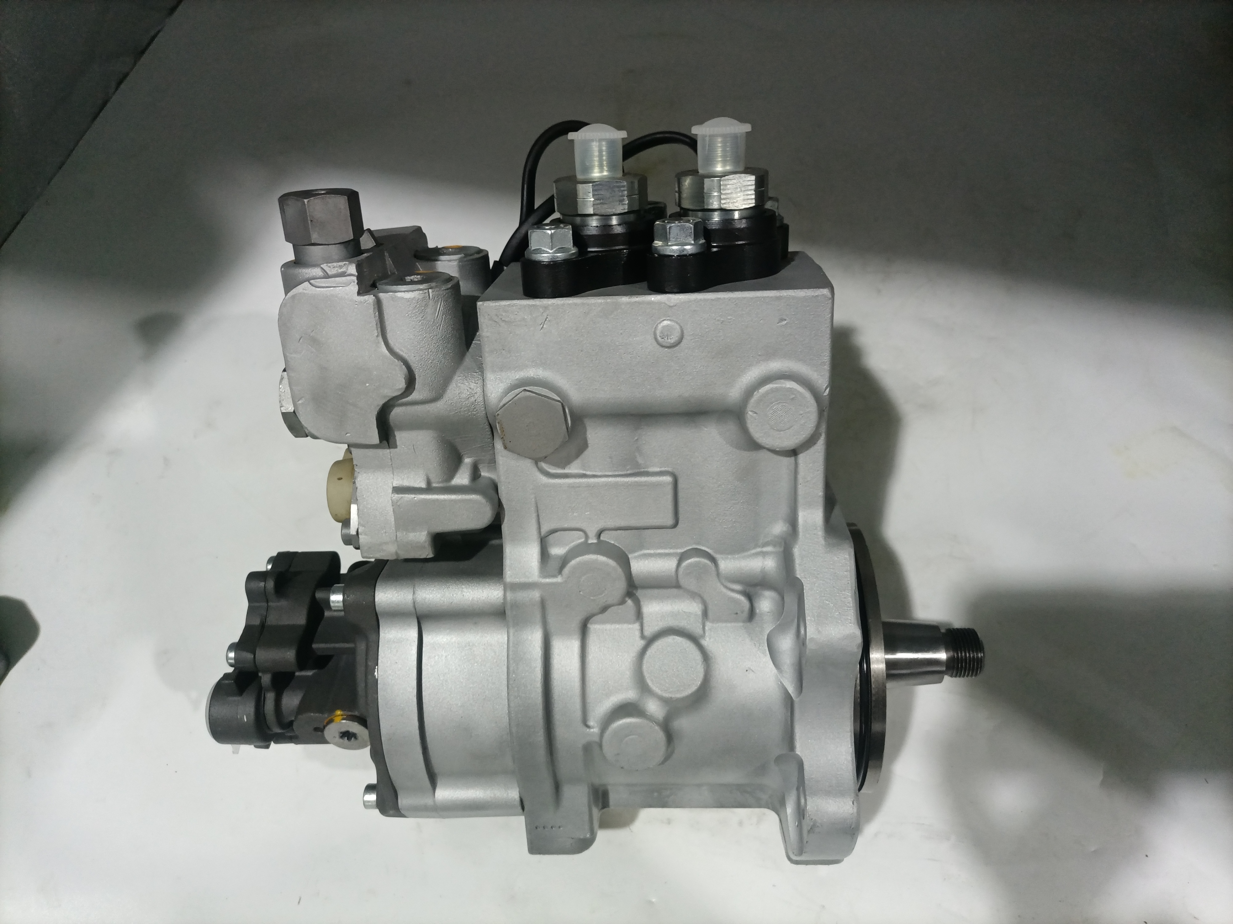 博世 CP3 共轨燃油泵 0445020013，OEM 编号 D5010553948，适用于东风雷诺 DCi11 发动机，东风金兰卡车