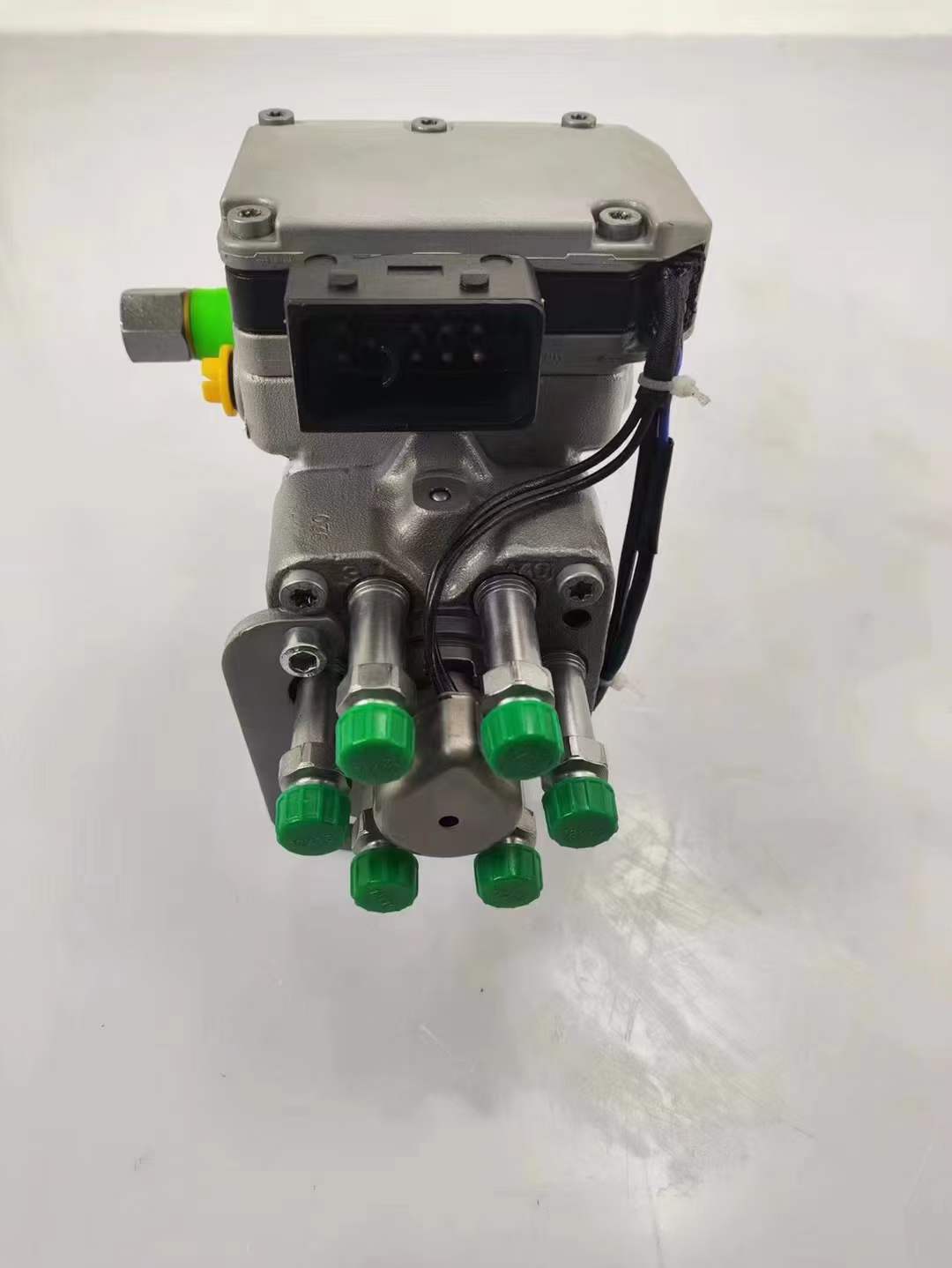 Bosch VP30 Electronic Fuel Injection Pump Assembly 0470006006, OEM No.3965403 for Cummins ISB5.9 / QSB5.9 Engine