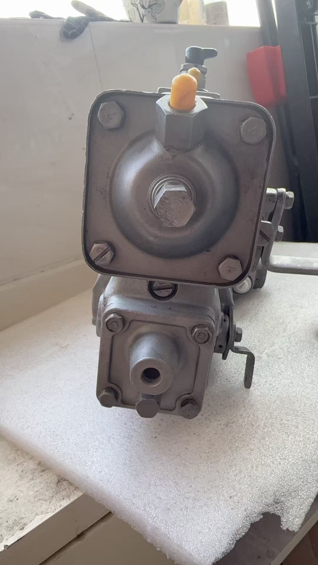 DENSO High Pressure Fuel Injection Pump for Komatsu PC300-5, Part No.: 092000-0360 / 6222-71-1410, Fits Komatsu 6D108 Engine