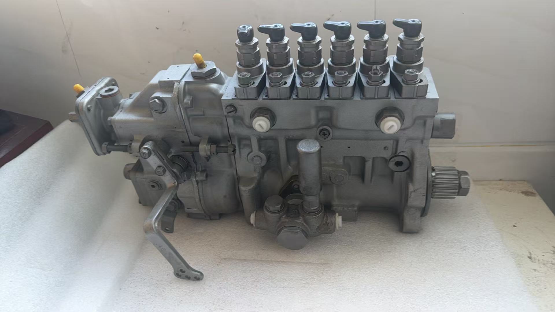 DENSO High Pressure Fuel Injection Pump for Komatsu PC300-5, Part No.: 092000-0360 / 6222-71-1410, Fits Komatsu 6D108 Engine