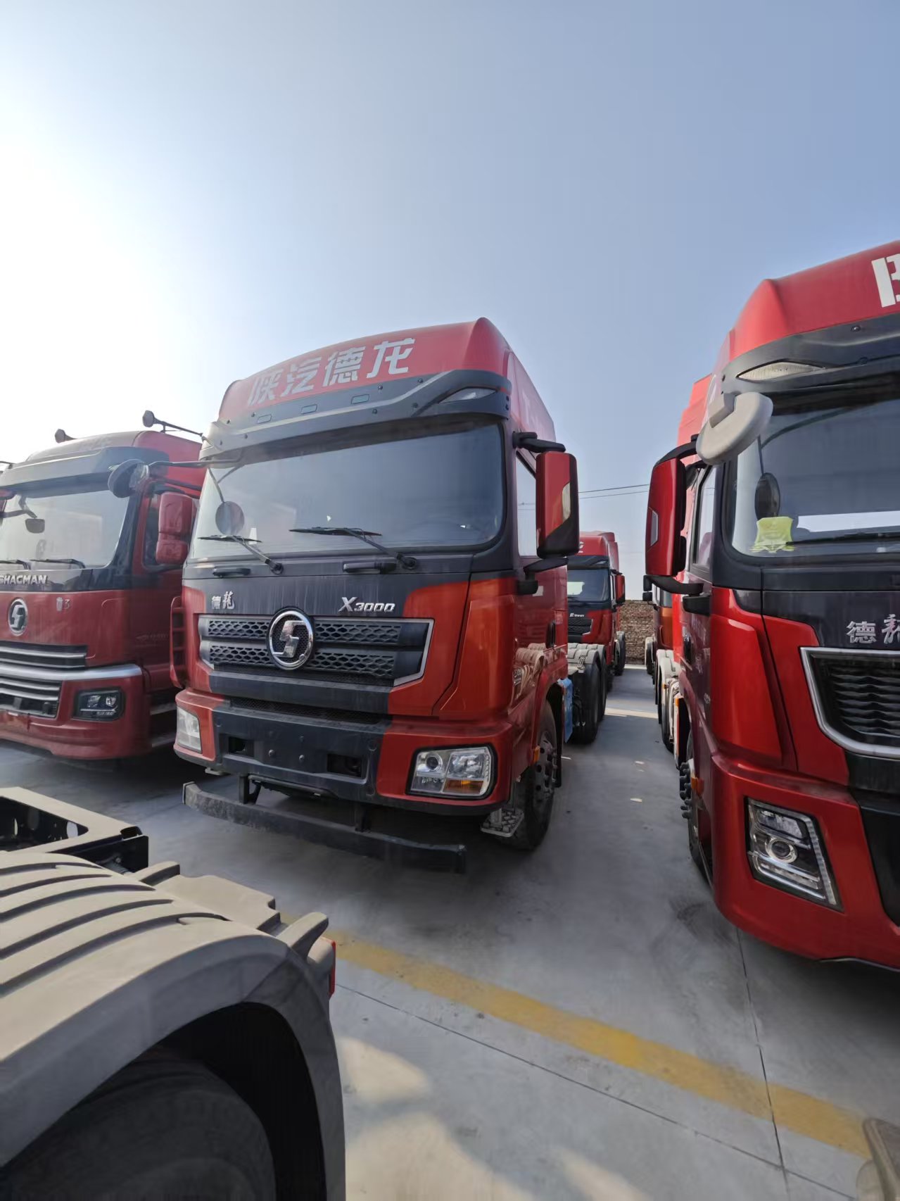 New Euro 6 Diesel SHACMAN X3000 Heavy Duty Truck with Air Suspension and Left Steering for Construction & Mining Transportation