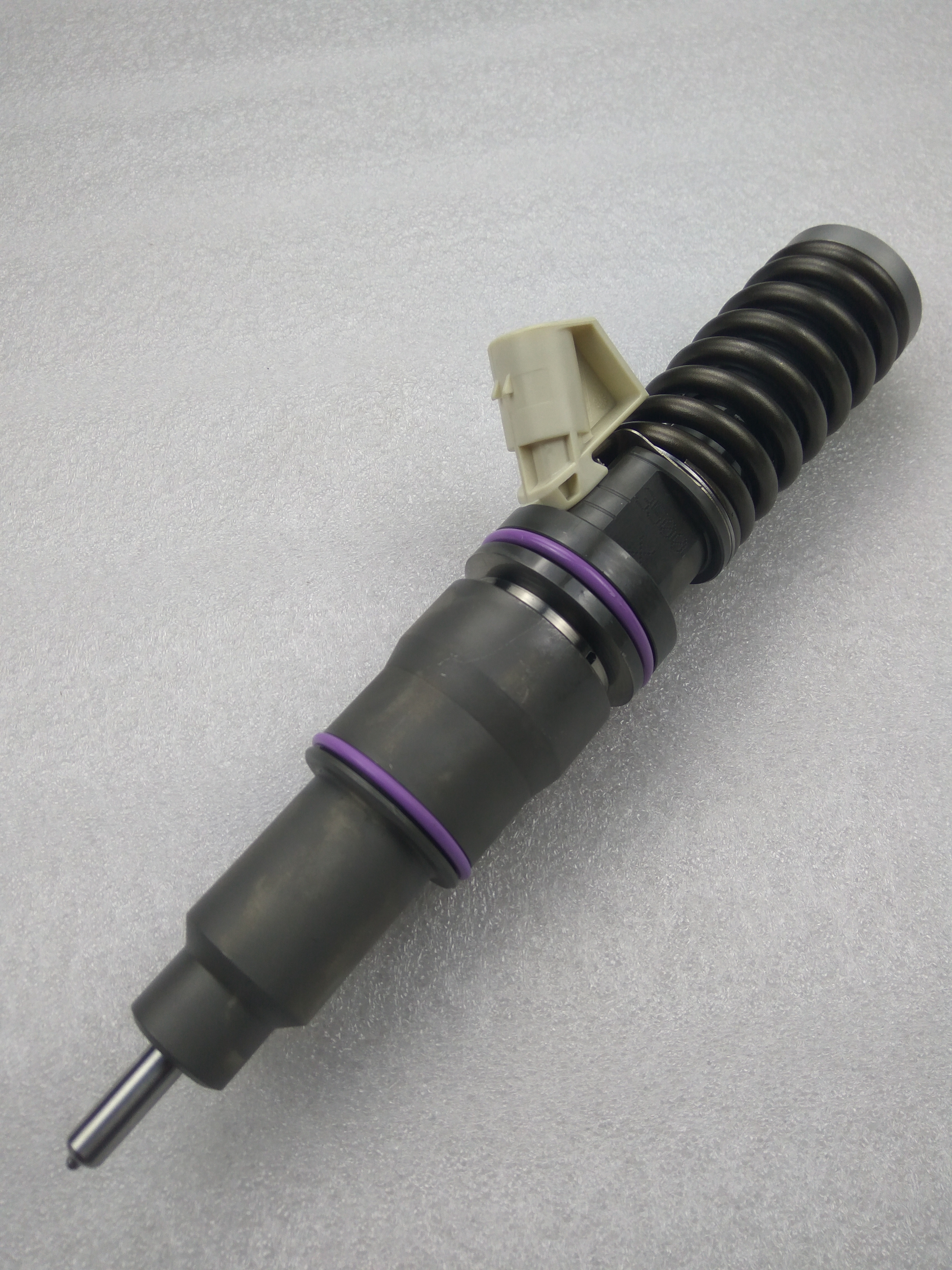 Volvo EUI Electronic Unit Injector P/N 20440388 / 3803654 / BEBE4C01001 for D12D D9A Engine, fits EC330B EC360B EC460B Excavator