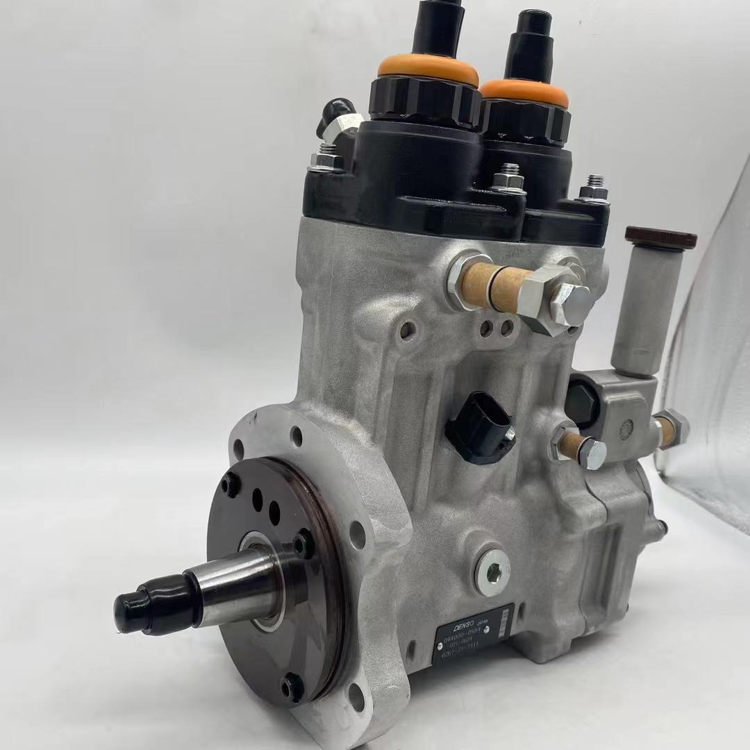 For Komatsu PC650-8, PC600-8 Excavator & WA500-6 Wheel Loader, DENSO Fuel Pump Part No.: 6261-71-1111 / 094000-0582