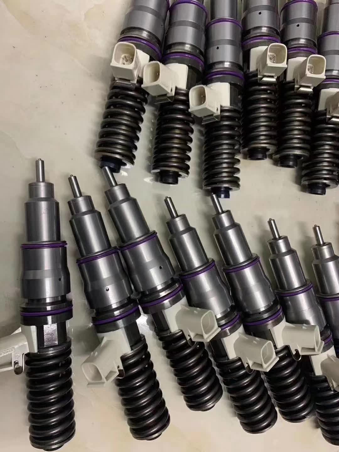 Volvo Electronic Unit Injector 8113941 OE 20430583 BEBE4C00101 for D12C D12D Engine EC360B EC460B Excavator FH12 Truck