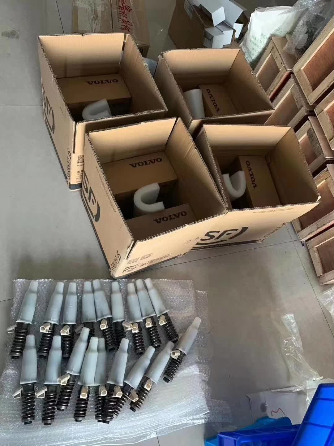 Volvo Electronic Unit Injector 8113941 OE 20430583 BEBE4C00101 for D12C D12D Engine EC360B EC460B Excavator FH12 Truck