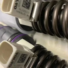Volvo Electronic Unit Injector 8113941 OE 20430583 BEBE4C00101 for D12C D12D Engine EC360B EC460B Excavator FH12 Truck