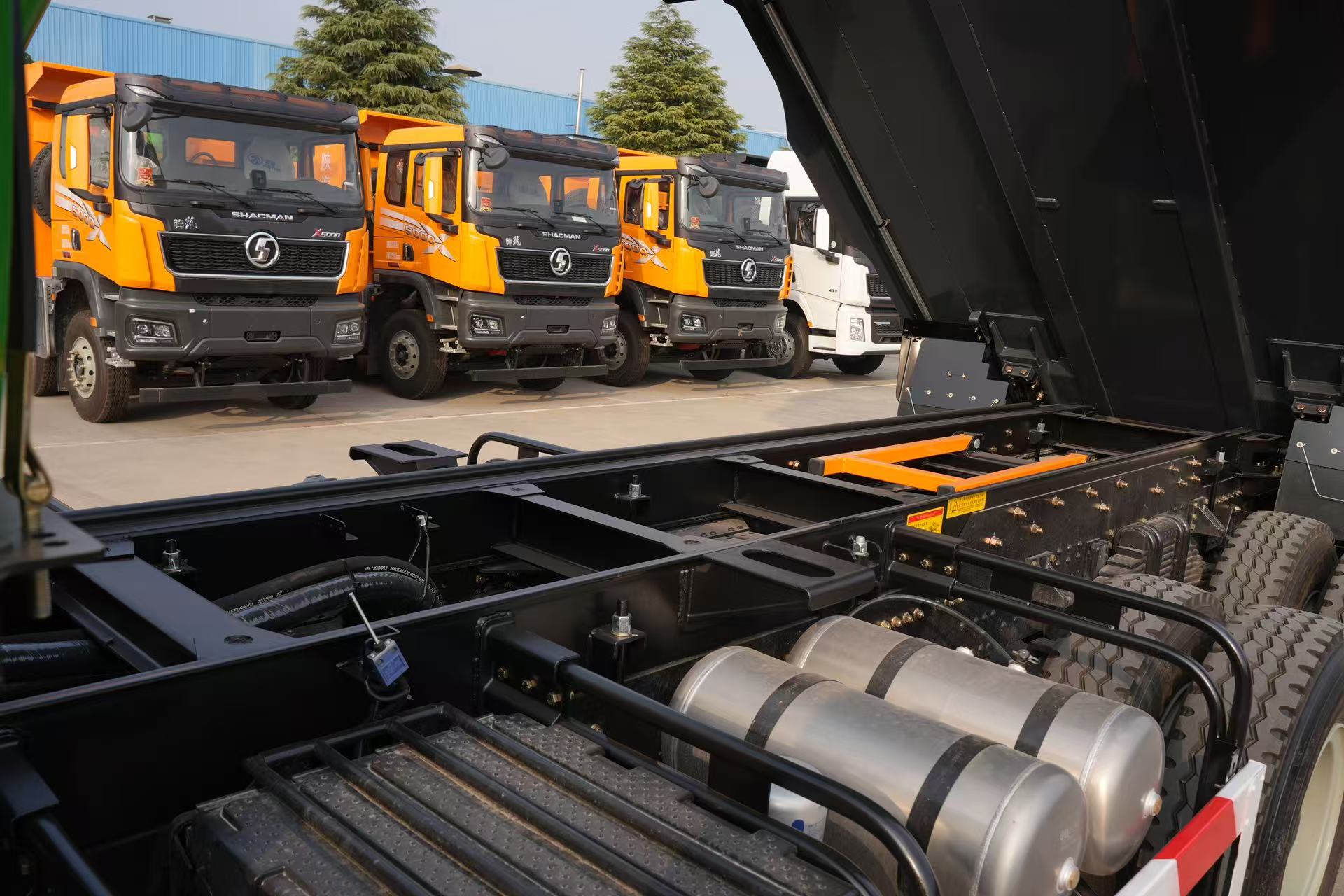 Shakman X3000 dump truck