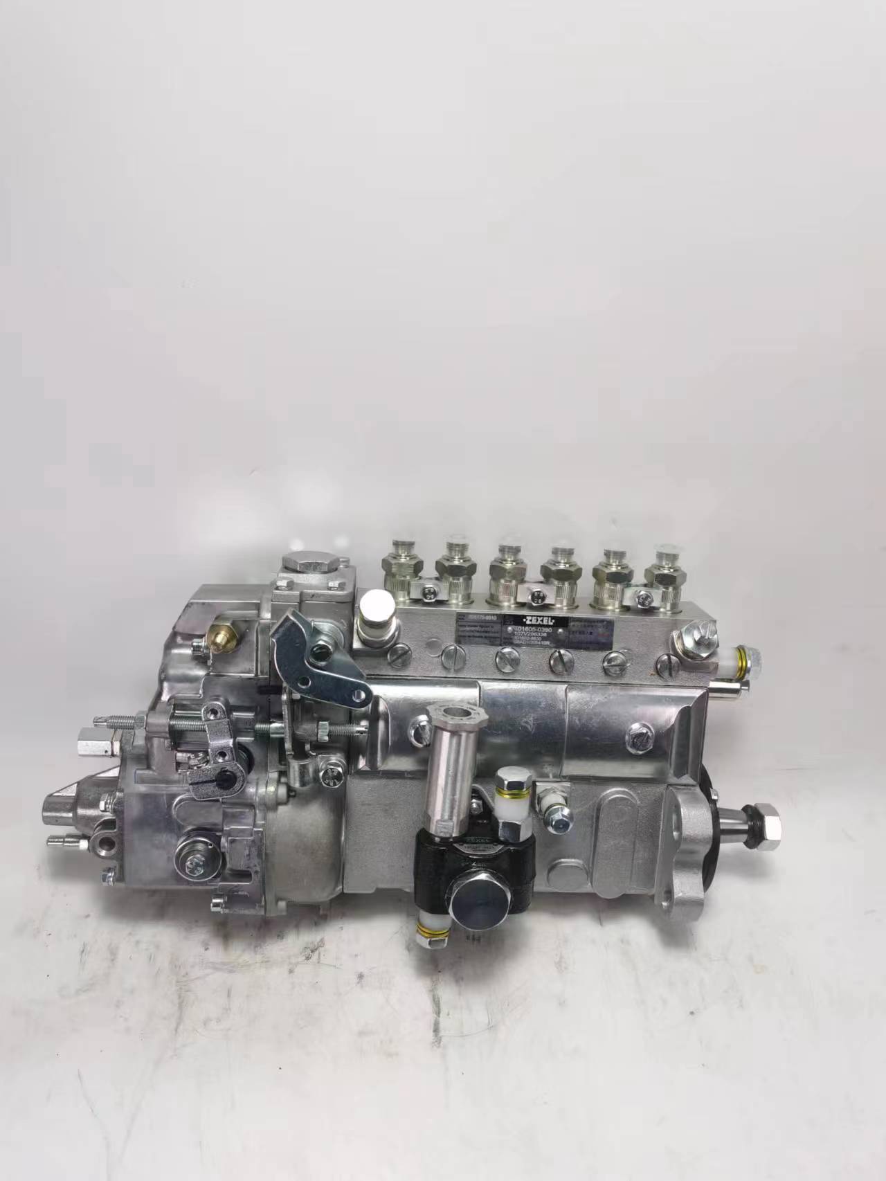 Fuel Injection Pump Assembly for ISUZU 6BG1 / 6BG1T Engine, Hitachi ZX210-5G Excavator Part No.: 101605-0390, 101062-8700