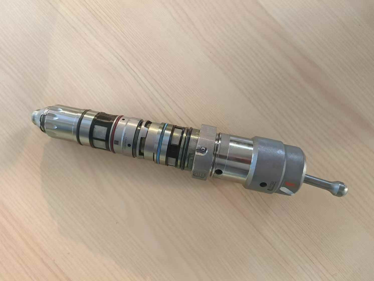 Komatsu Injector 6560-11-1114 For SAA6D170E PC1250-7 Excavator Engine4902827 For QSK23 QSK45
