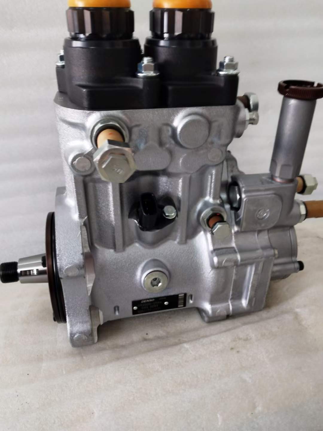 Denso HP0 Common Rail Fuel Pump 6261-71-1111 094000-0582 for Komatsu PC650-8 PC600-8 SAA6D140E-5 Engine