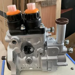 适用于小松PC400-7、WA470-5、WA480-5、D85、SAA6D125E发动机的燃油喷射泵 6156-71-1112 094000-0383