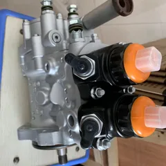 适用于小松PC400-7、WA470-5、WA480-5、D85、SAA6D125E发动机的燃油喷射泵 6156-71-1112 094000-0383