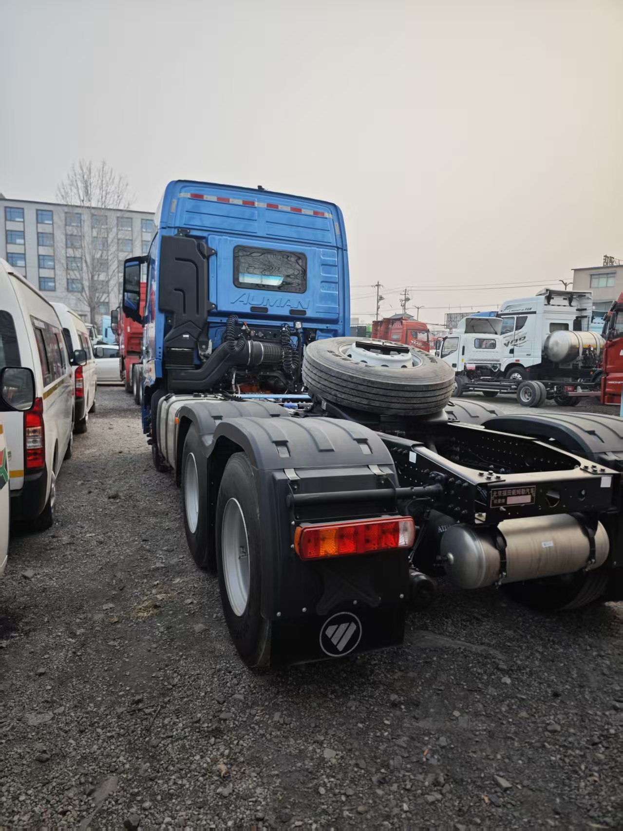 Camión tractor Foton Daimler Auman GTL 6x4 | Nuevo | Derecho | Diésel | Motor Cummins de 470 CV | Tractora de servicio pesado con cero kilómetros