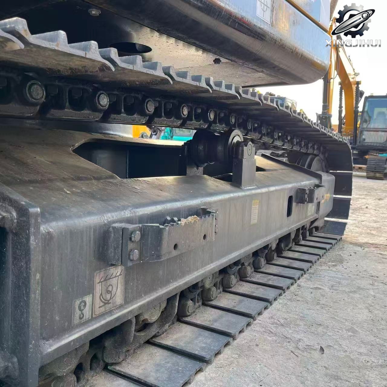Excavadora de orugas Sany135 usada