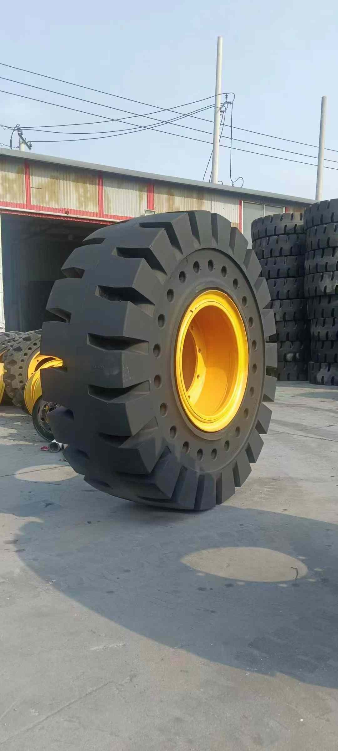 23.5-25 Solid Tire | For 50 Wheel Loader