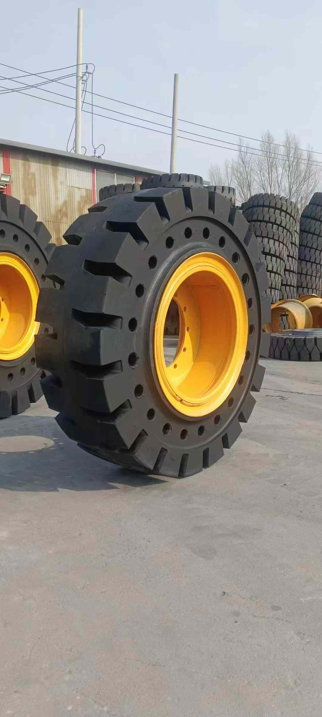 23.5-25 Solid Tire | For 50 Wheel Loader