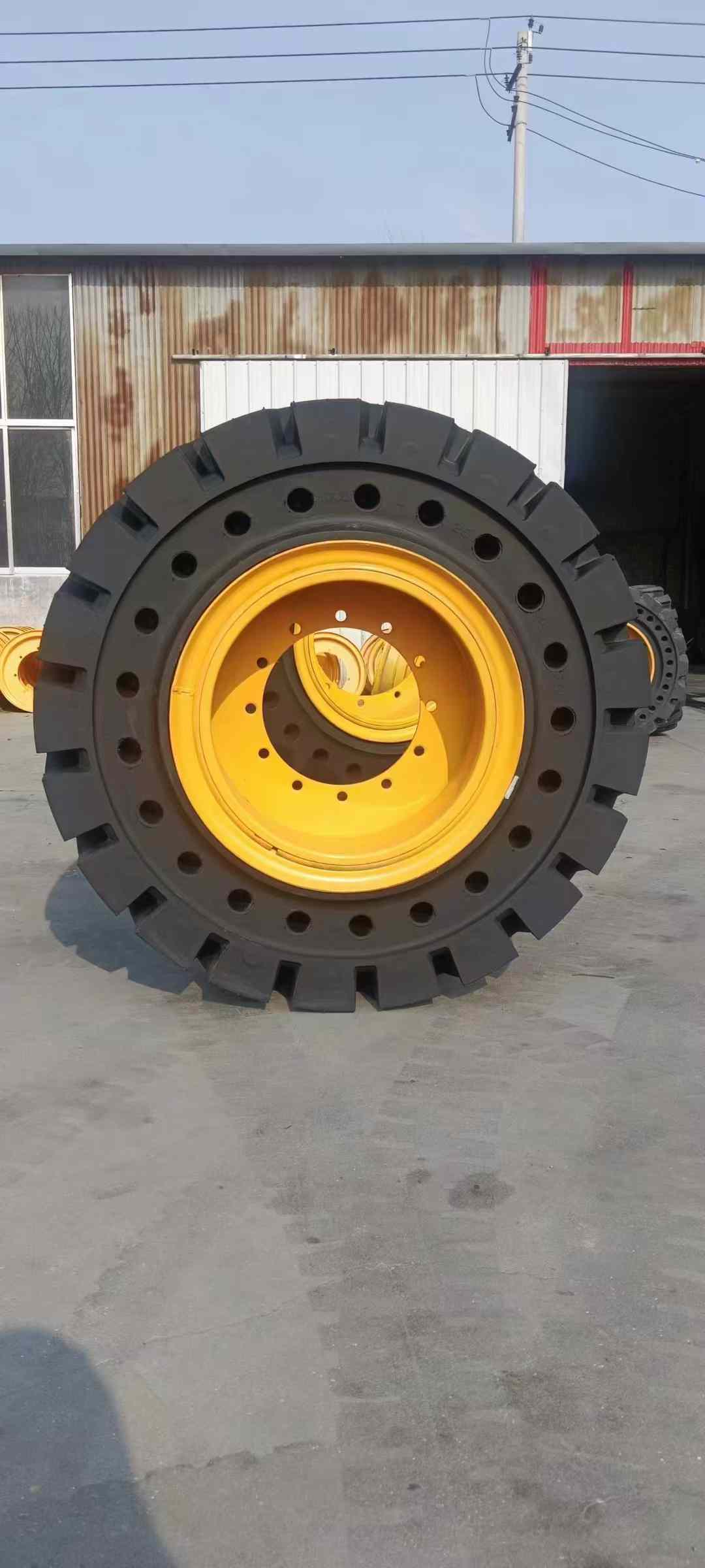 23.5-25 Solid Tire | For 50 Wheel Loader