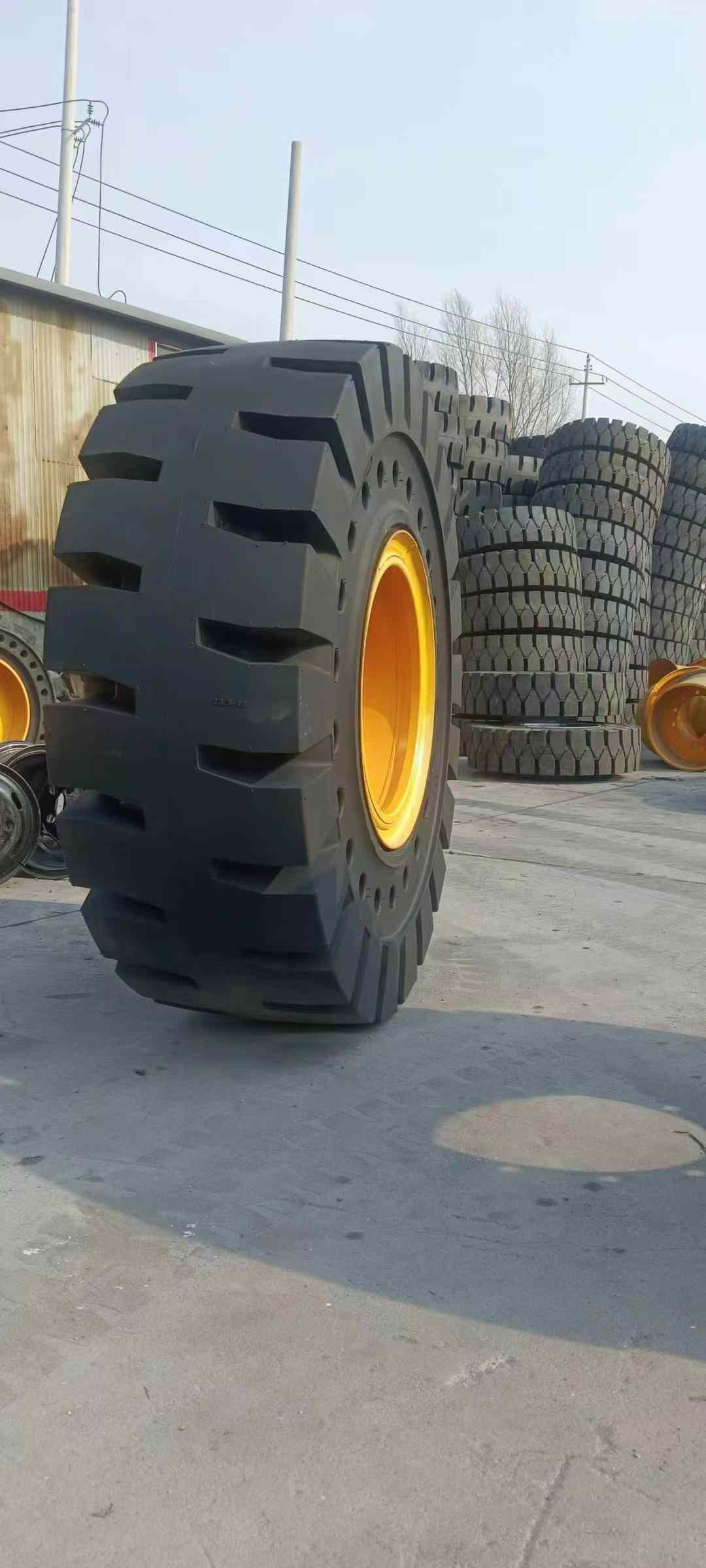 23.5-25 Solid Tire | For 50 Wheel Loader