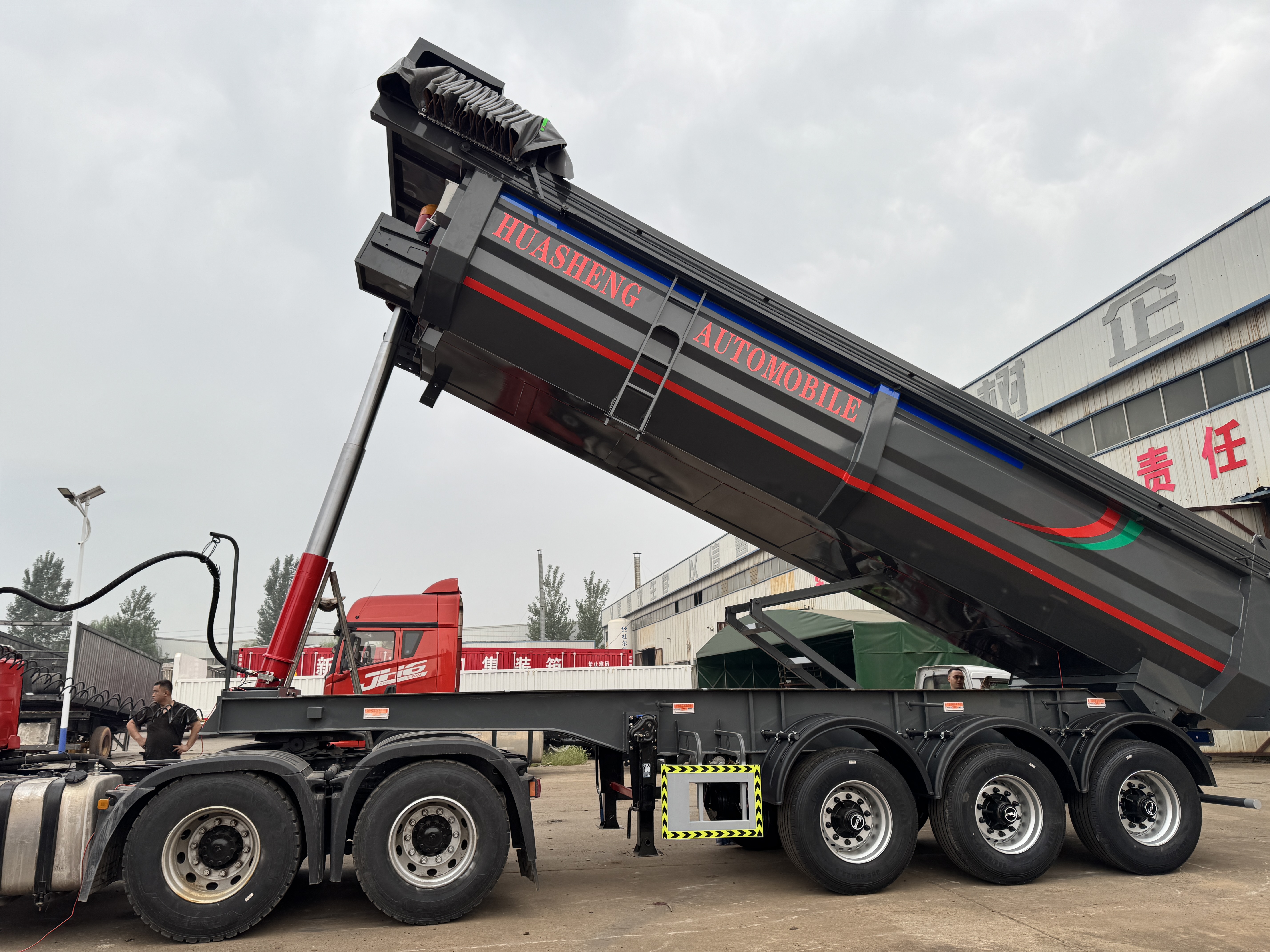 Export-specific U-...3-axle tipper trailer
