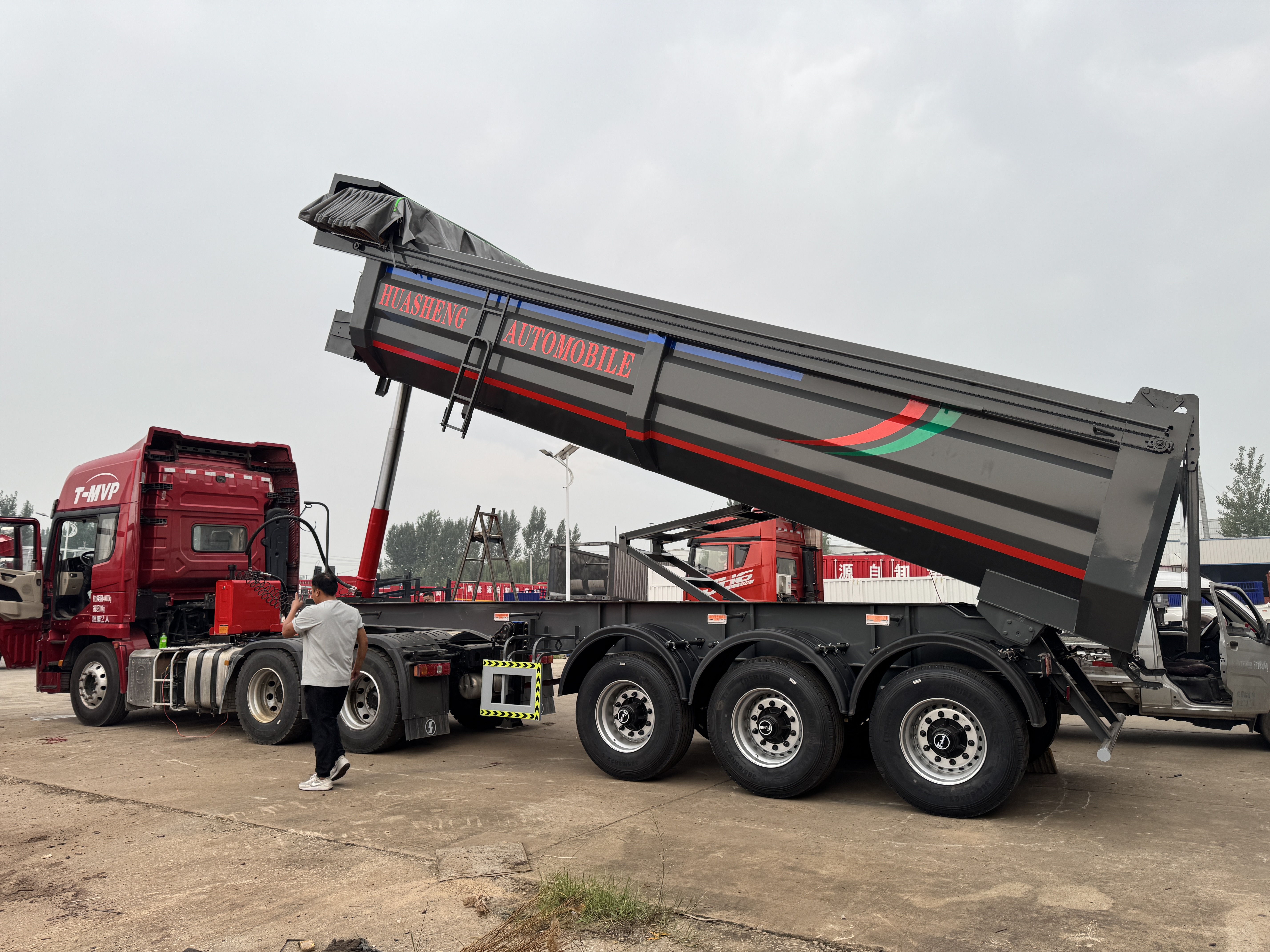 Export-specific U-...3-axle tipper trailer