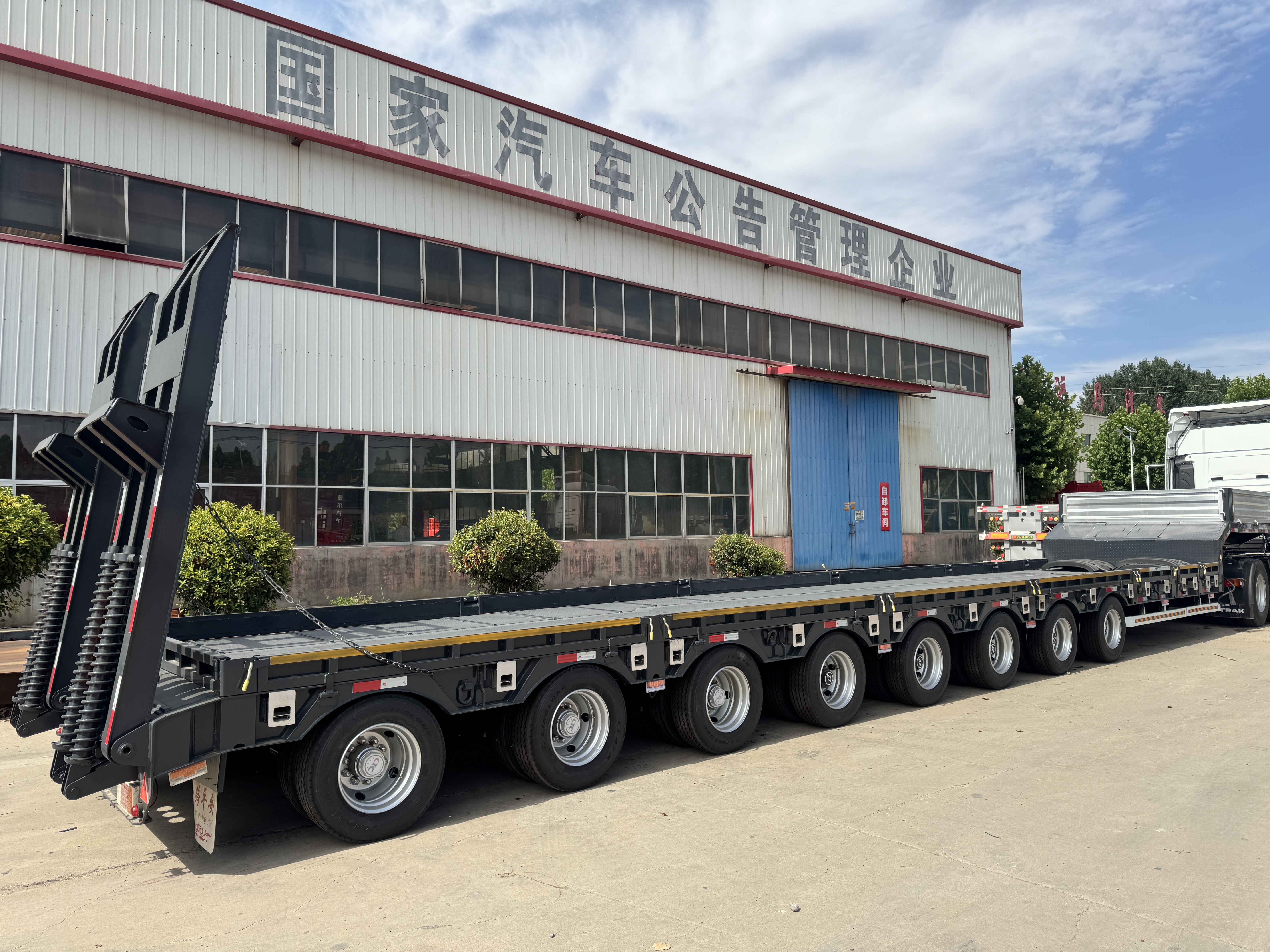 8-axle low-bed semi-trailer