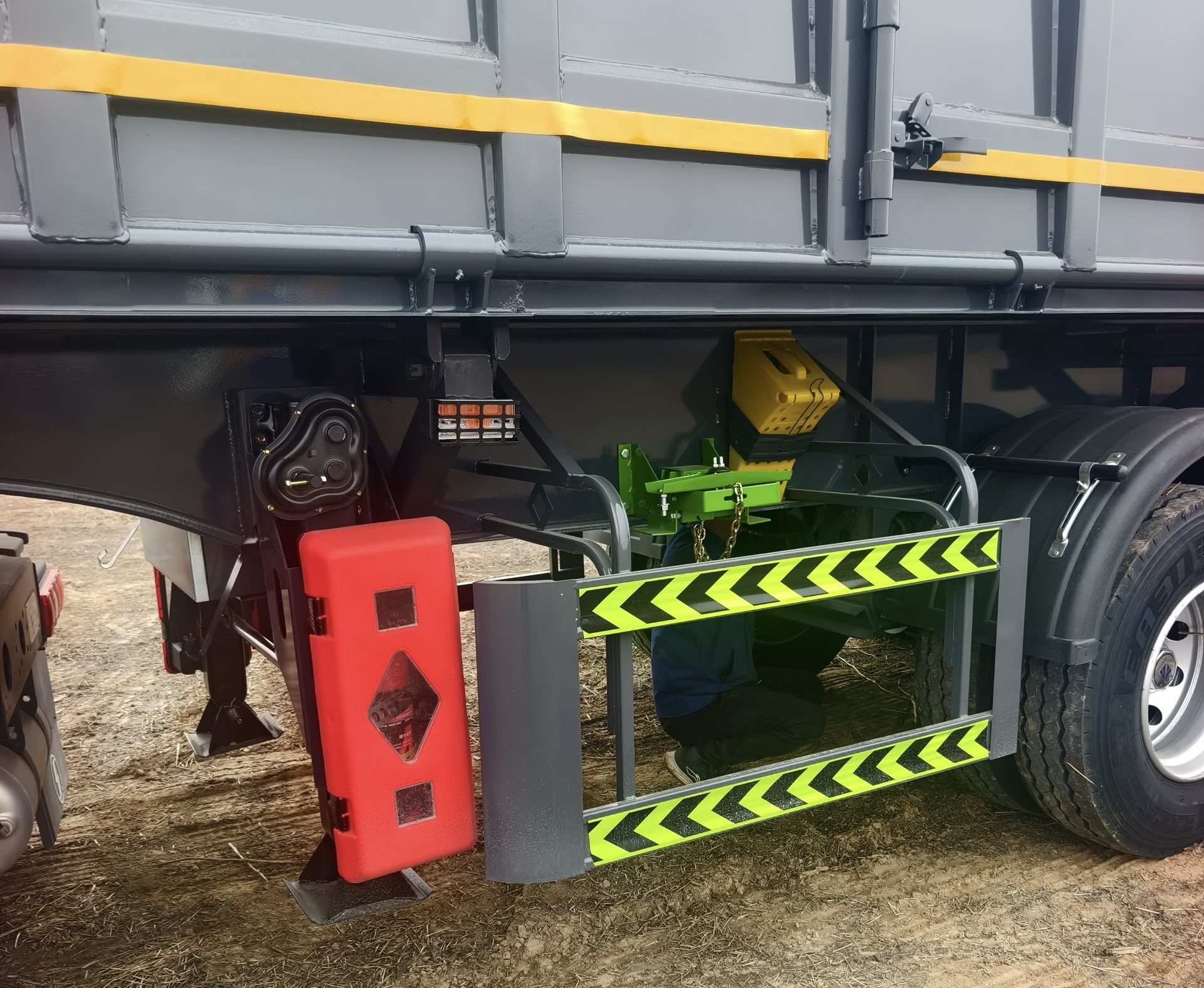 Popular models for Central Asia: 5-axle heavy-duty side tipper semi-trailer