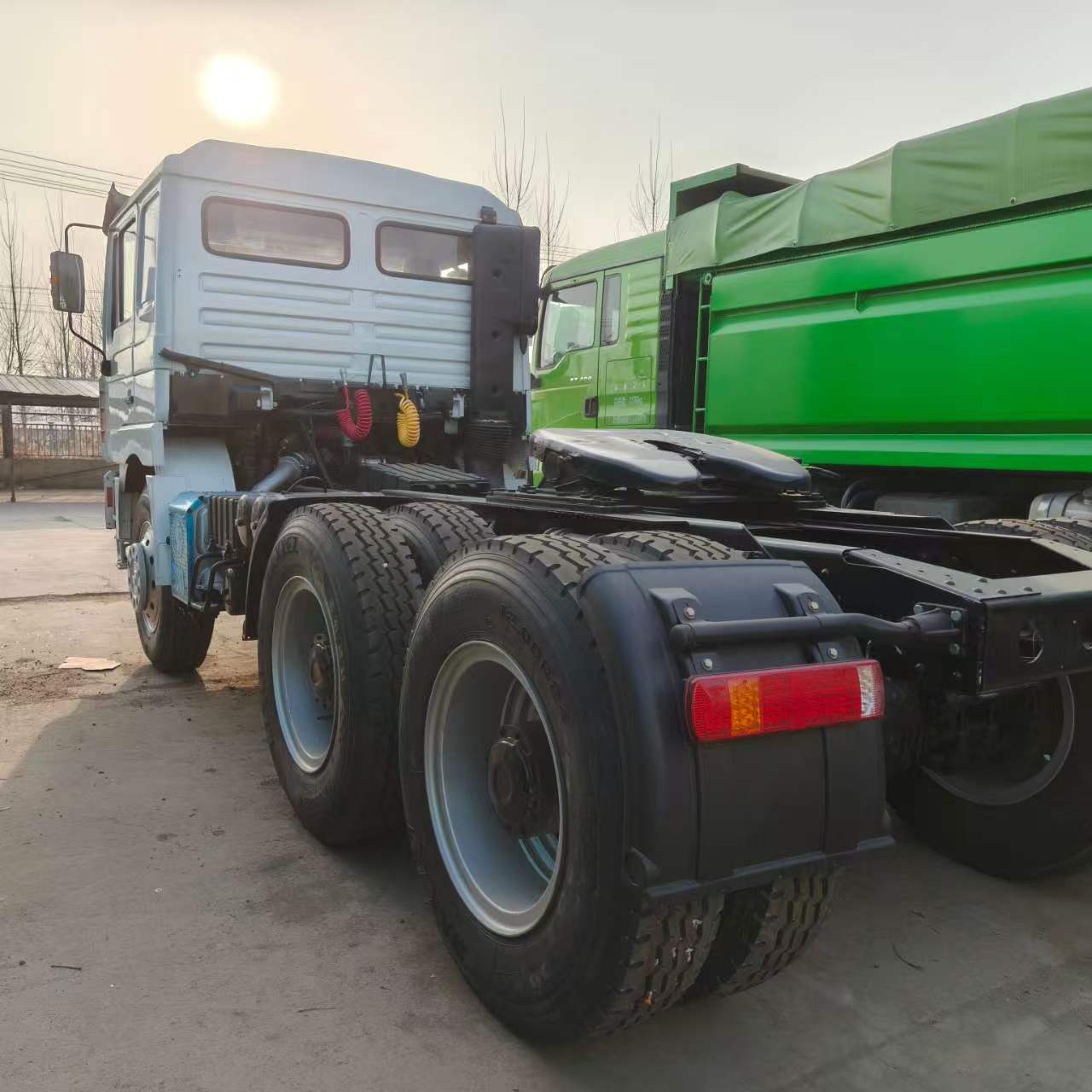 Used Shacman Delong F3000 6×4 Tractor Truck, 380HP Weichai Engine for Logistics