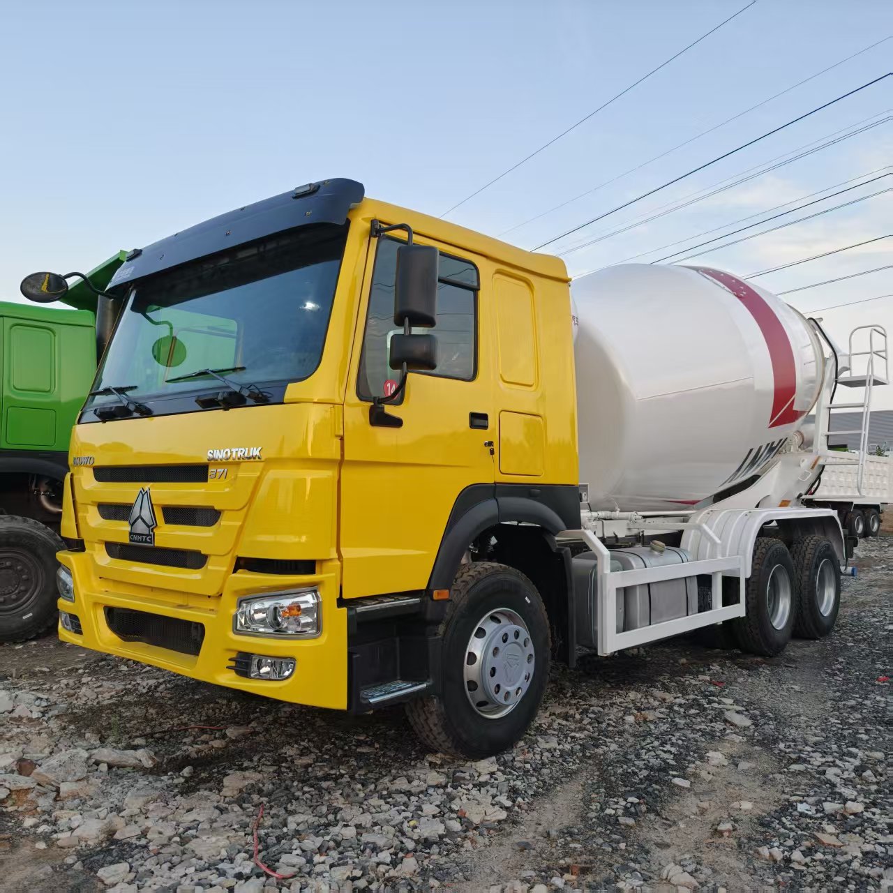 Used Sinotruk Howo 6×4 Concrete Mixer Truck, 371HP, 8-10 CBM Drum for Construction