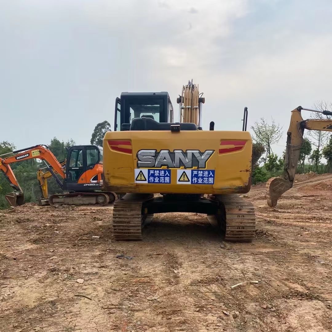 Excavadora de orugas Sany135 usada