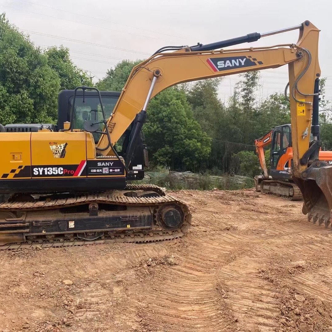 Excavadora de orugas Sany135 usada