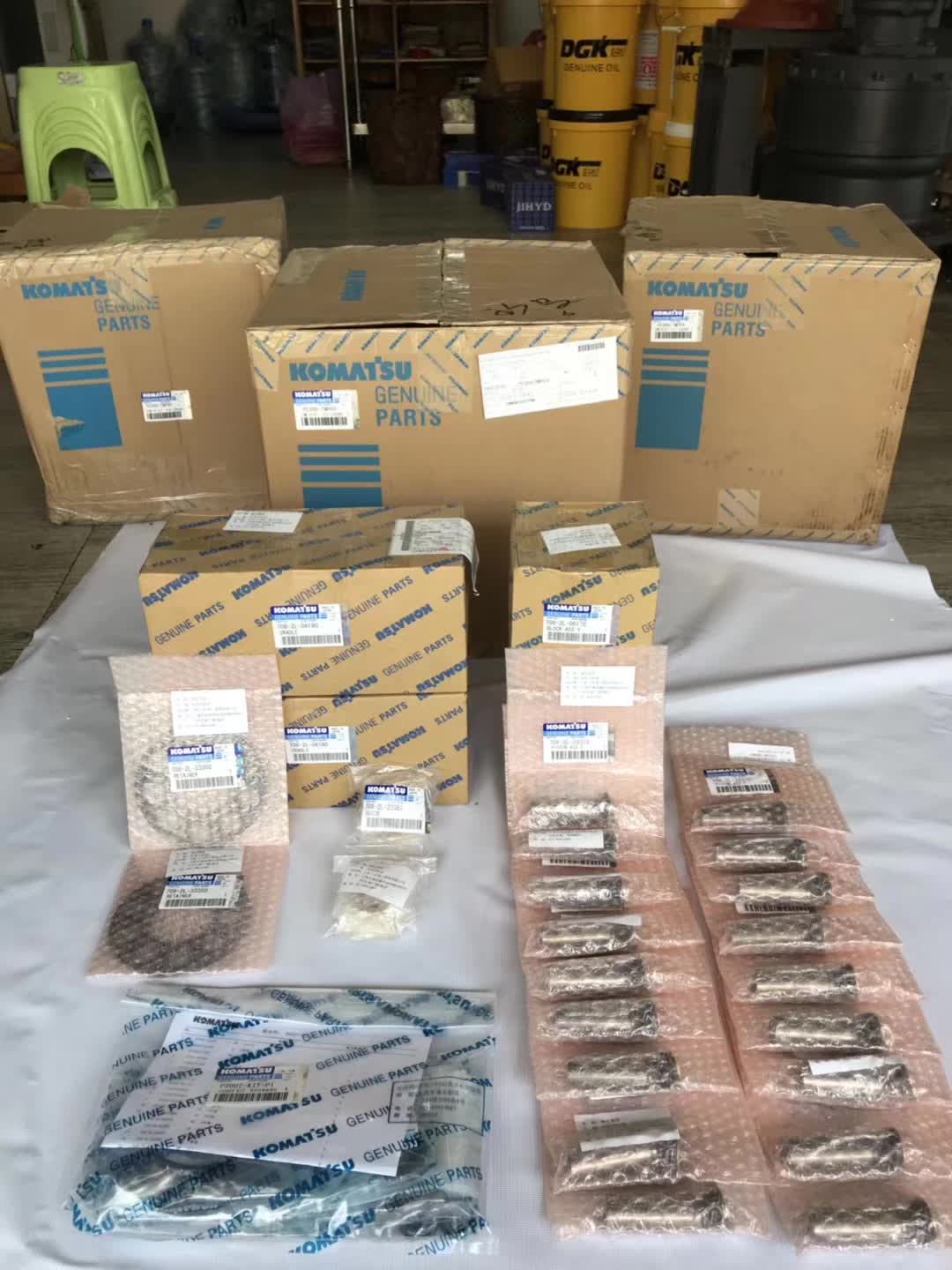 密封件套件：708-2L-00300 小松 PC200-7 HPV95 主泵密封件套件