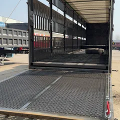 Double-deck livestock semi-trailer