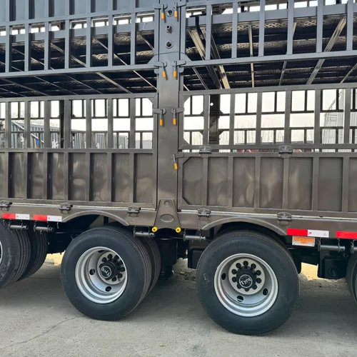 Double-deck livestock semi-trailer