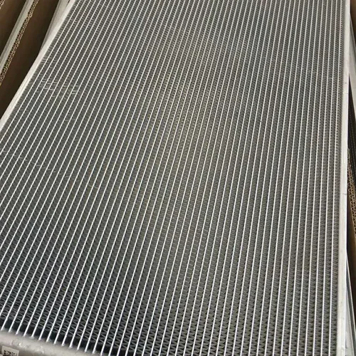 小松 PC200-7 PC360-7 空调冷凝器（电装）20Y-979-6131 适用于小松 PC200-7 PC300-7 PC360-7 的空调冷凝器
