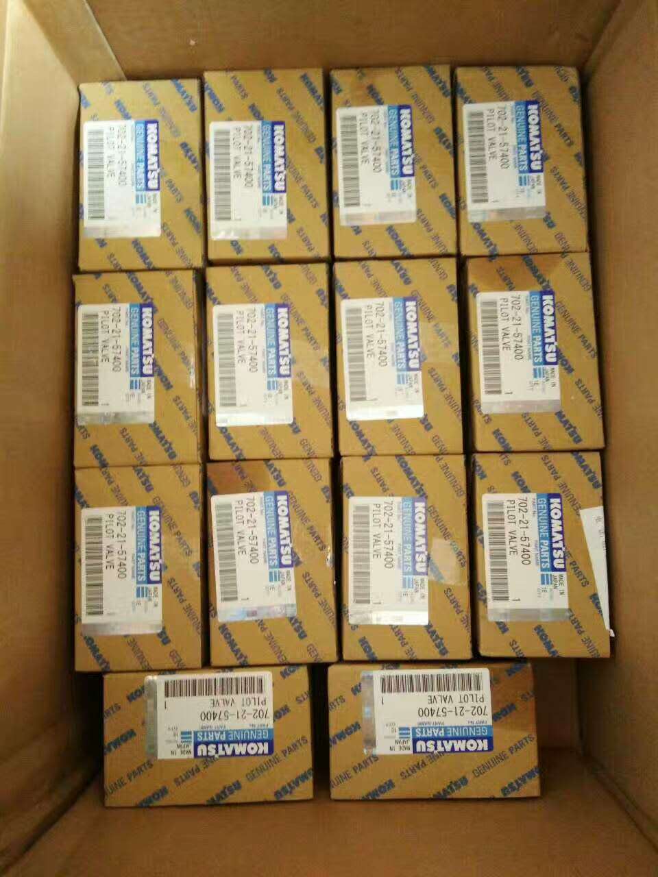 صمام الملف اللولبي للمضخة الرئيسية 702-21-57400 لـ Komatsu PC200-7 و PC220-7
