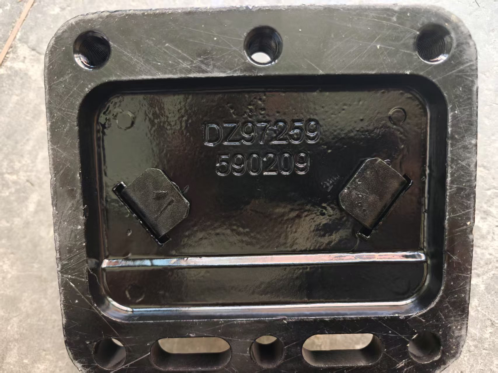 Engine Rear Mount DZ97259590209 for Shacman Delong, Engine Mounting Rubber